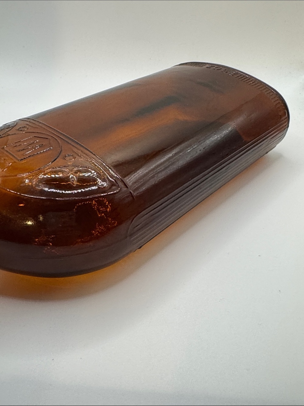 Hiram Walker & Sons Amber 25oz Whiskey Bottle, Walkerville, Canada - Picture 8 of 16
